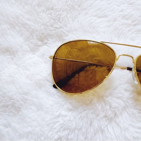 Edward Gold Polarized Aviator Classic Sunglasses - Picture 3 of 9